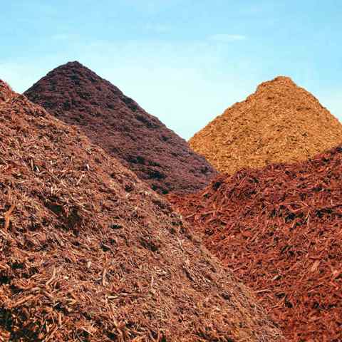 GroundhogNH's tweet image. Don't like spreading mulching your yard? Ask about our bark blowing services. Delivered and installed in one step! groundhognh.com/landscape-mate…