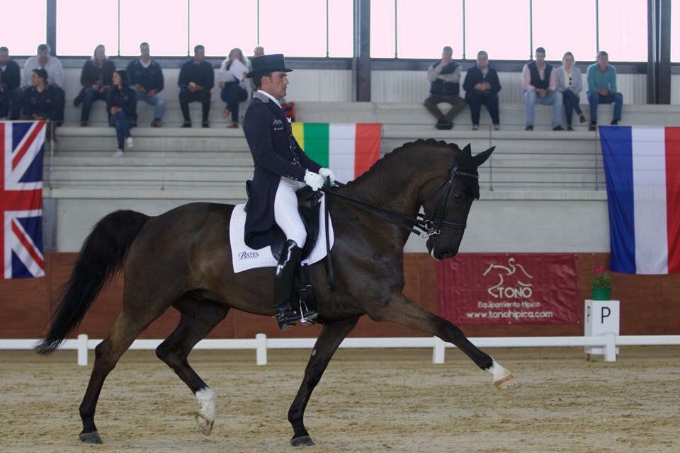 Una gran imagen de Jose Antonio Garcia Mena en el concurso del Centro Hípico Los Albardones #tonohipica
