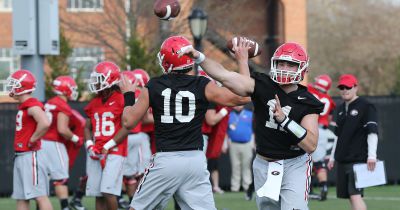 GoDaw_gs's tweet photo. What Jacob Eason and Jake Fromm need to do at Georgia’s spring practice https://t.co/IsJPbWKxV6 https://t.co/IX9CuKqrQR