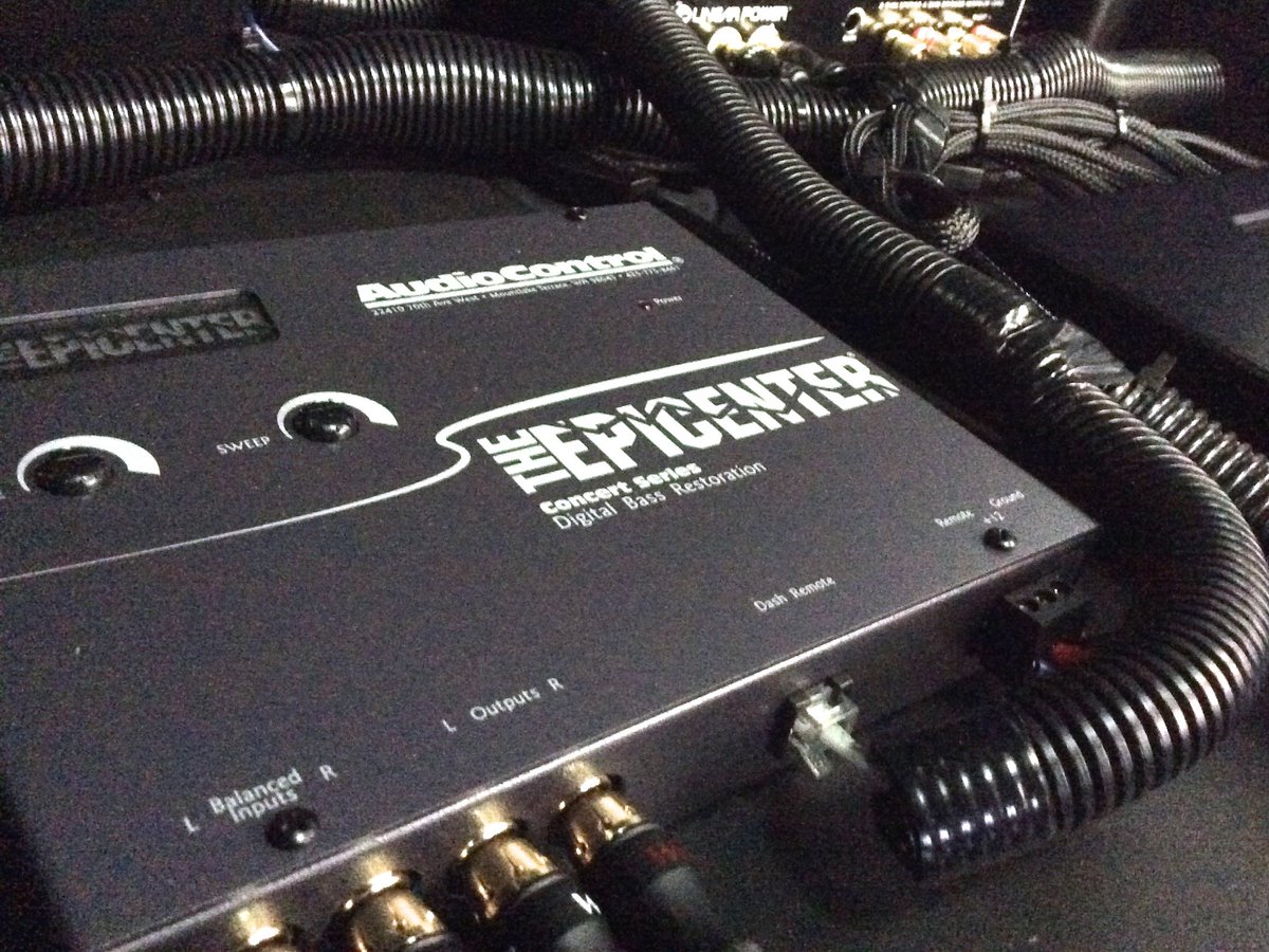 CCSDayton's tweet photo. #TBT 2016, limited edition 2015 #HPE650 #Hennessey Supercharged #Cadillac #Escalade w/@FocalUSA, #LinearPower, @JLAudio, & @AudioControlInc! https://t.co/fF43I1Ud3c