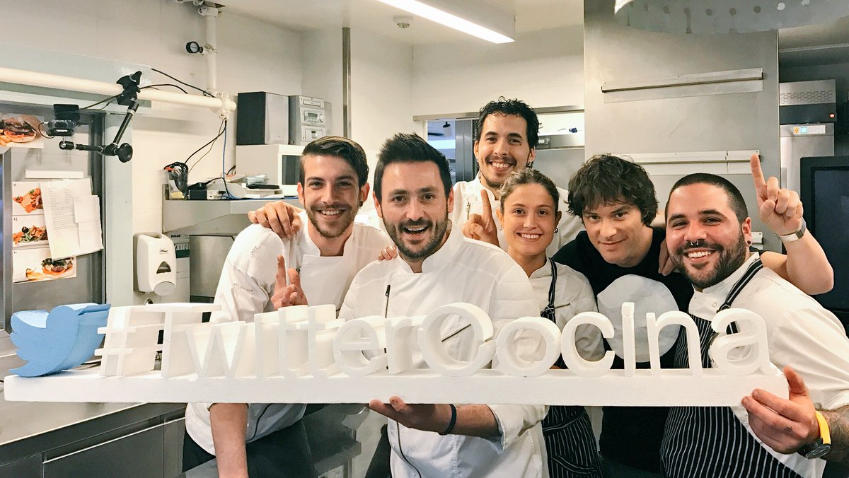Todo listo en ATempo!
En 10' arranca #TwitterCocina con su equipazo,incluidos <a href="/CristobalMChef2/">Cristóbal MasterChef</a> <a href="/KevinMChef3/">Kevin MasterChef 3</a>,en @periscopeco de <a href="/JordiCruzMas/">Jordi Cruz Mas</a>