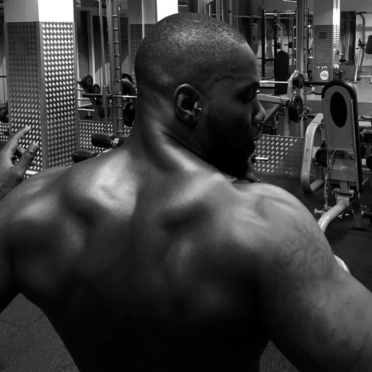 michael_modern's tweet photo. #BigGuyTwitter I am just passing through 😏 https://t.co/t6pkyzDF78
