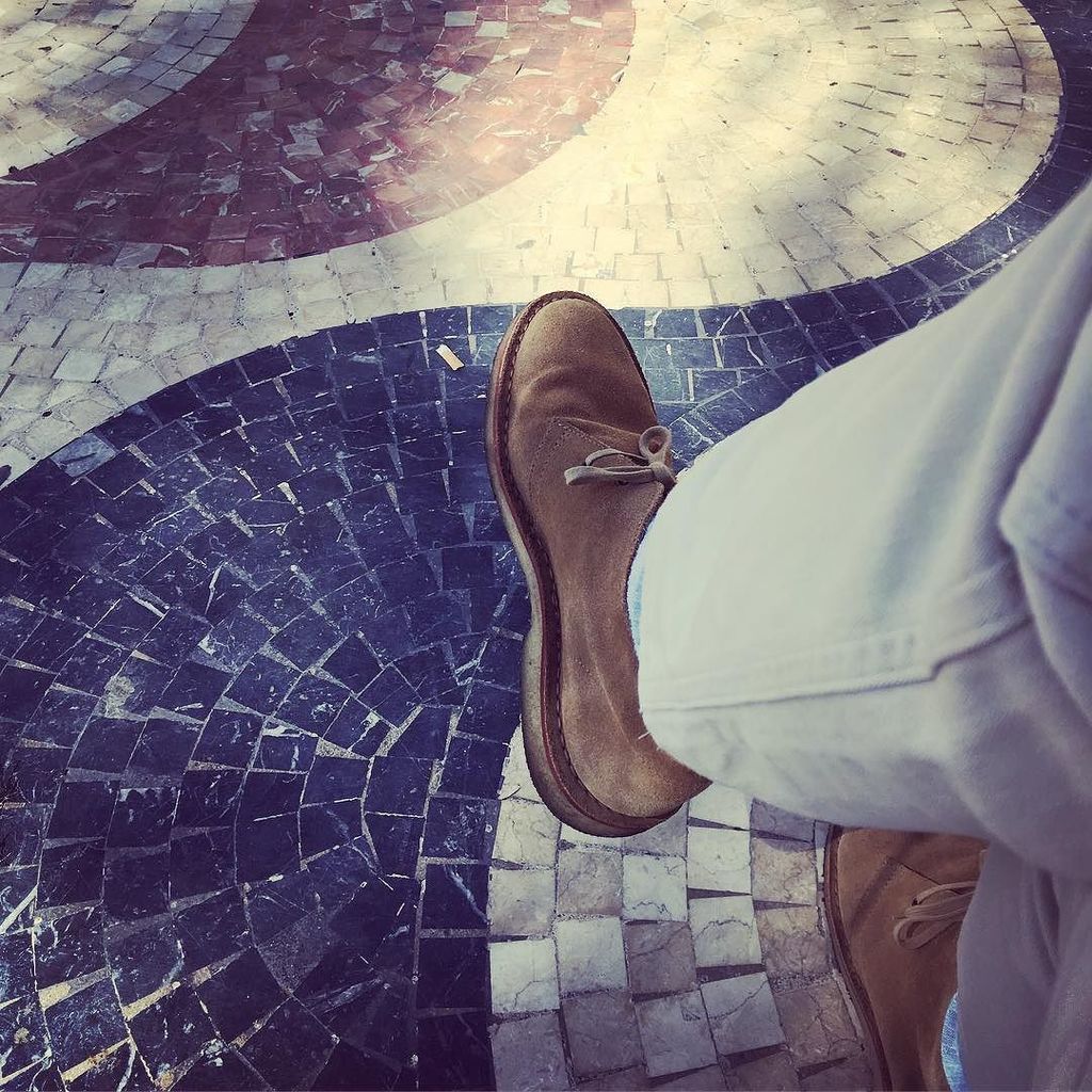 huttonboots's tweet image. Hutton Type 01 Acorn Sand Desert Boots escaping the British weather on the esplanade in Al… ift.tt/2mwO11e
