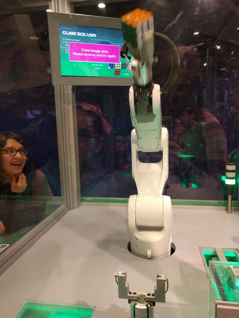 Ideaventions's tweet photo. Our students have outsmarted the Cube Solver robot at @TheFranklin #manovermachine https://t.co/hoPXWAl4QR
