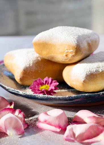 NaturesChannel's tweet photo. Air Fried #Vegan Beignets with an Oven Option via @geekypoet - https://t.co/2luizPO4Wb https://t.co/HZ0aBI8pOI