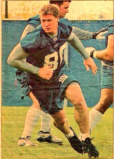 MikeCurryFit's tweet photo. #Throwback to my #NFL days! #NYGiants #ThrowbackThursday #tbt https://t.co/hd5dxN0eW7