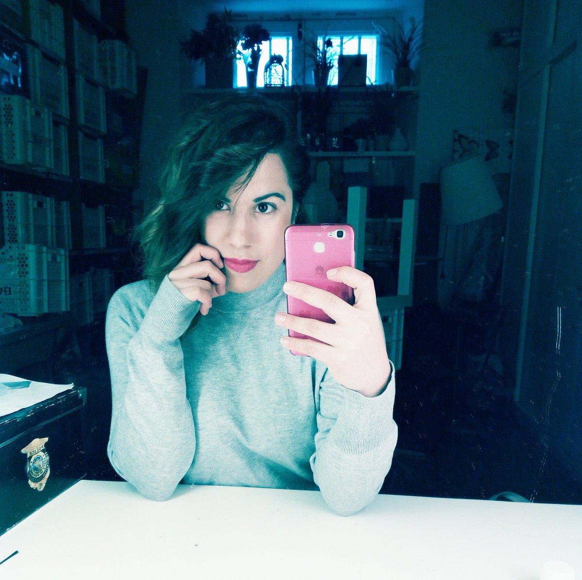 v_igareta's tweet photo. Reflejate en lo que visualizas ser mañana.
#actriz #espejo #camerino #go #follow #madrid #centraldecine #shotting https://t.co/P6DAg9SkUT