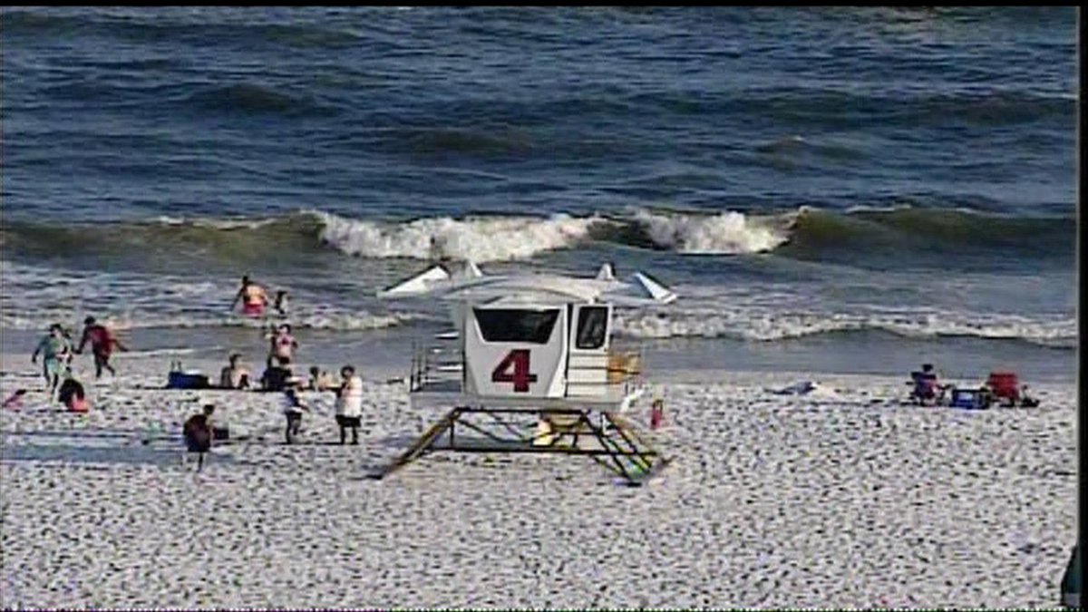 WEARAllenStrum's tweet photo. The Gulf rough and murky late Thursday. Rip currents will increase in strength. 
@weartv #flwx #gulfweather https://t.co/1ptt2X4Vqg