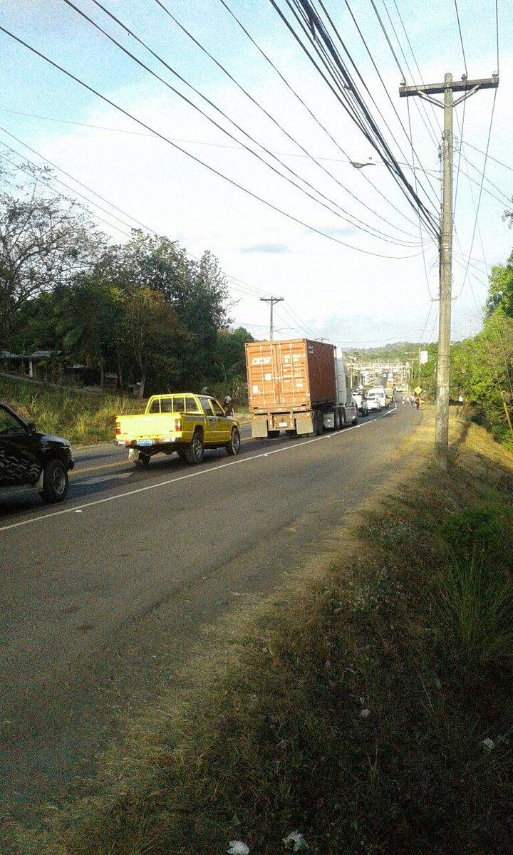 Tráfico Panamá tweet media