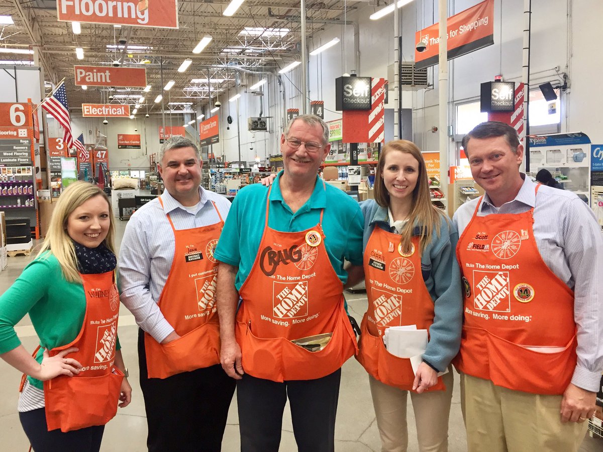 Craig receiving his 17 year badge. Awesome #D338 #Recognition