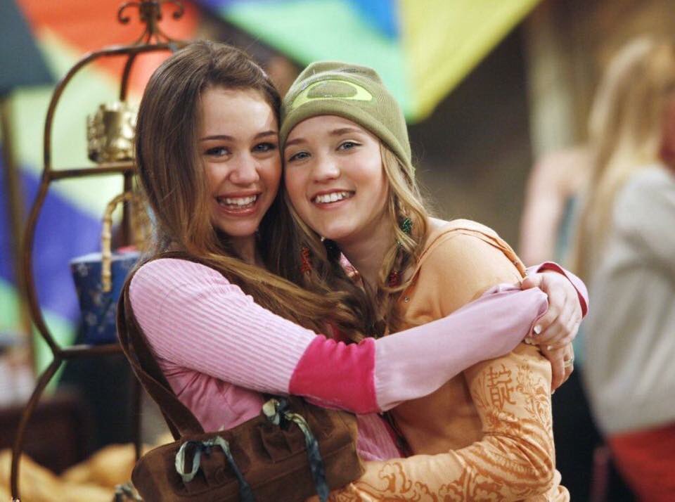 grandesedition's tweet photo. I'm emo😭😭#11YearsOfHannahMontana https://t.co/bdG68WNjDn