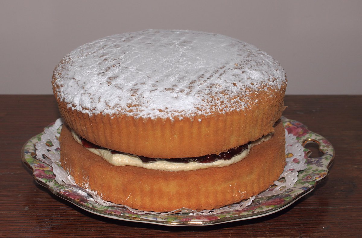 TeaByChatterbox's tweet photo. Chatterbox Parlour will be trading @DockTQMarket on Saturday with up cycled china cake stands as well as sweet treats @love_belfast https://t.co/boDEGTSsG4