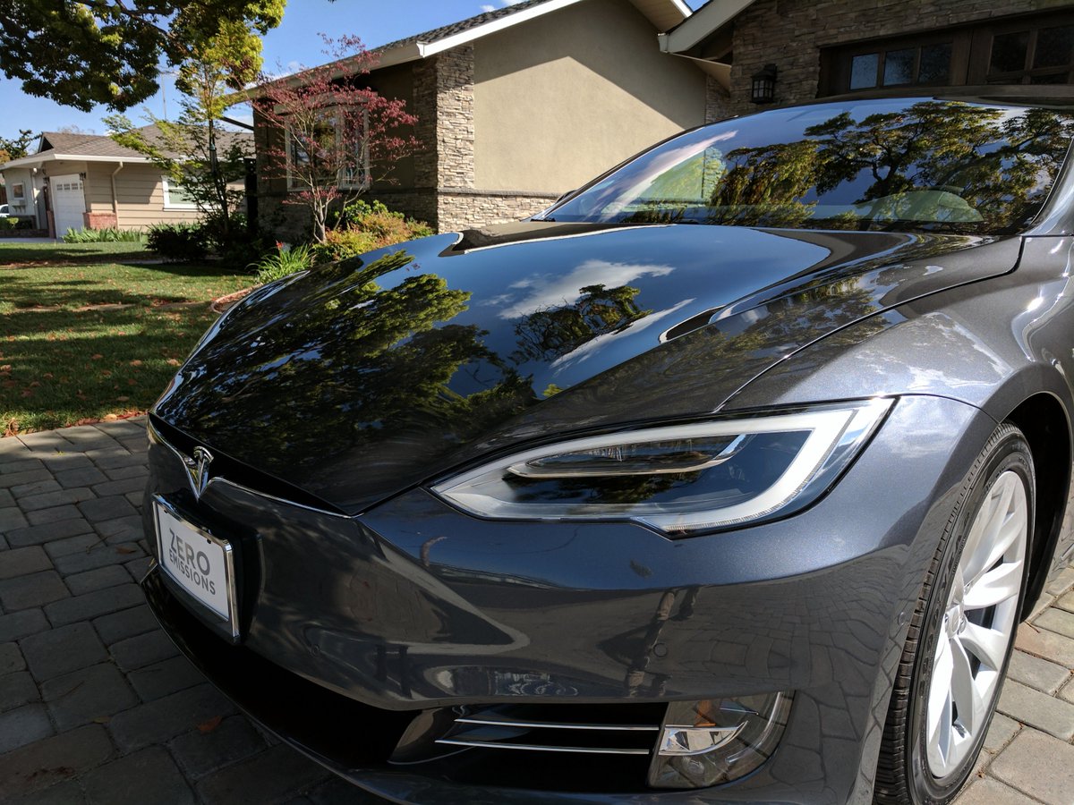 retomeier's tweet image. Bought a new computer! 2 x Tegra Parker SoCs each w/ 2 Denver cores, 4 ARM A57 cores and Pascal GPUs. Dat case tho.