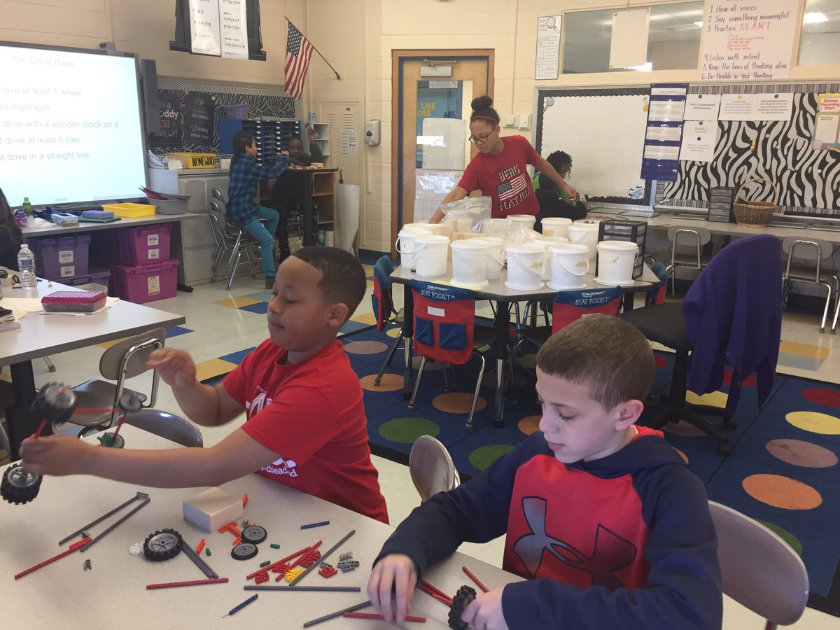 PLVTech's tweet photo. The Great Race: Motion &amp; Design. Plan, build, test, improve, challenge. #BergNation @ColonialSDstrct @MrDistler https://t.co/vs7JKhsPny