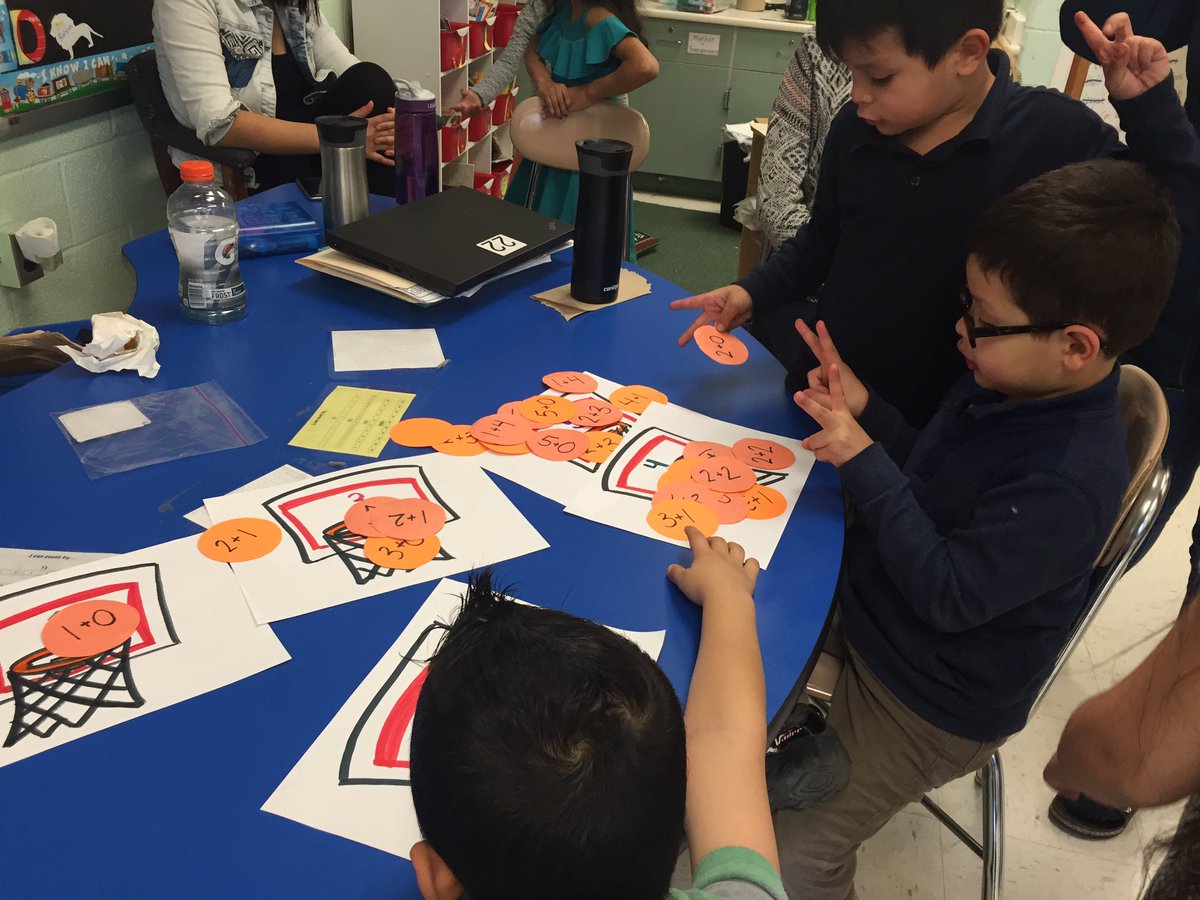 MsZelmans_Class's tweet photo. Little lions practice fast facts March Madness style at @LakelandSchool achievement night #Lakeland12 #ECE https://t.co/wxau6AwerL