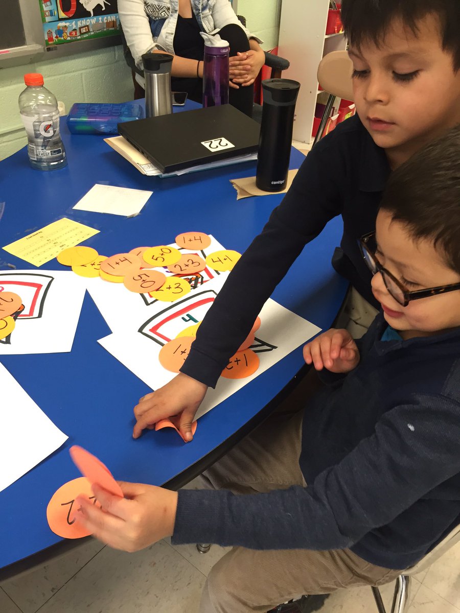 MsZelmans_Class's tweet photo. Little lions practice fast facts March Madness style at @LakelandSchool achievement night #Lakeland12 #ECE https://t.co/wxau6AwerL