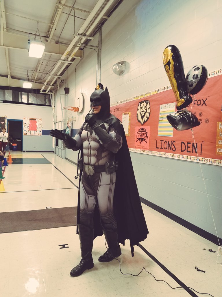 MsLVEcounselor's tweet photo. Thank you Batman of San Antonio! You made our day!#STAARpeprally #Heroeshaveheart#Superstars @batmanofsananto https://t.co/GpCoUwKamq