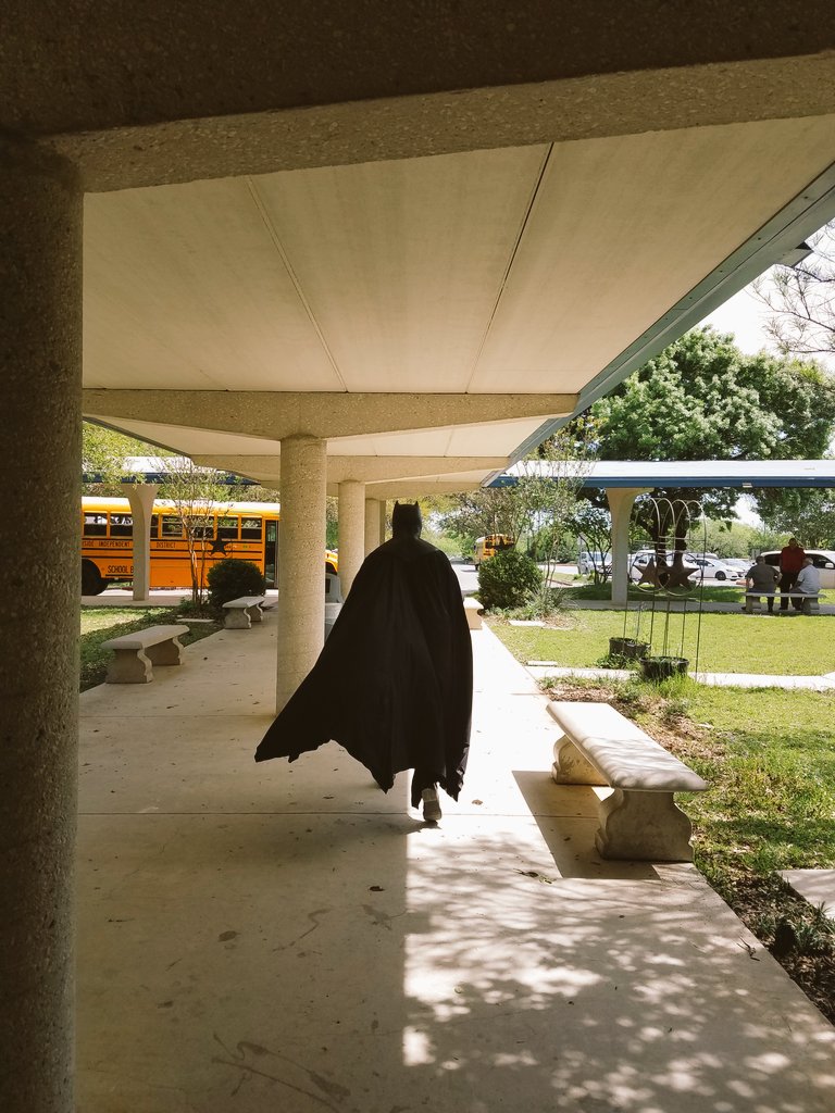 MsLVEcounselor's tweet photo. Thank you Batman of San Antonio! You made our day!#STAARpeprally #Heroeshaveheart#Superstars @batmanofsananto https://t.co/GpCoUwKamq