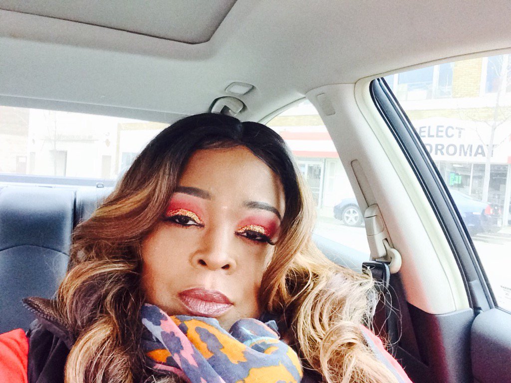 YDIVA's tweet photo. #BEEQBOX glitter #KatVonD eyeshadow #Make up forever eyeshadow https://t.co/Qnu1OwKKzE