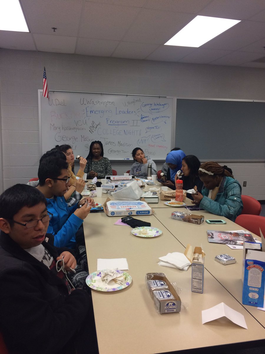 Edu_Futuro's tweet photo. ELP2 College Workshop tonight at #JebStuartHS @jebprincipal @MeyerFoundation https://t.co/cwajxJCo57