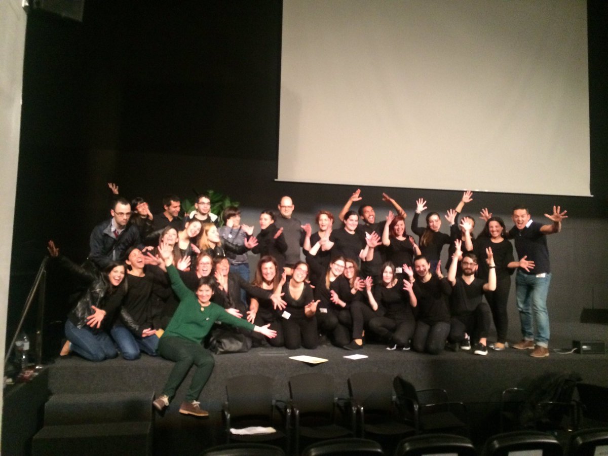 IESVictoriaKent's tweet photo. Increíble labor del alumnado de #IVKILS y #IVKMedCOMUNICATIVA en su interpretación en #Comunikent https://t.co/uKqQlJ2XGd