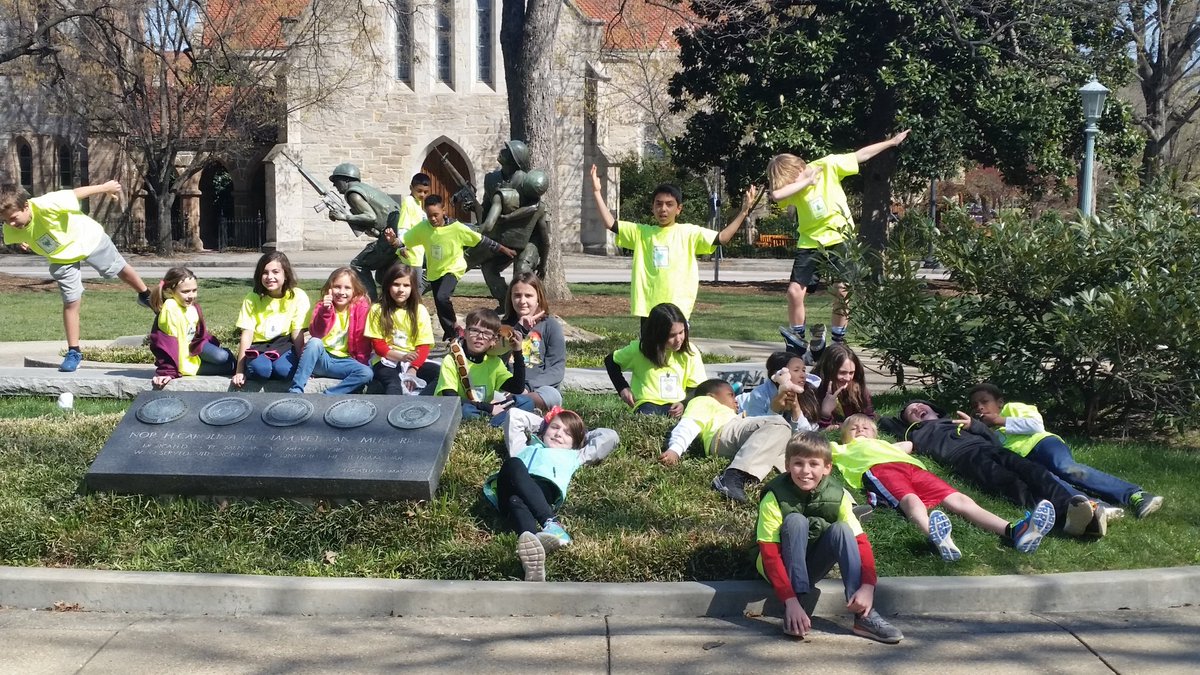 Fab4thCougars's tweet photo. End of a wonderful exploration of our capital! https://t.co/sDRLIPPW8F
