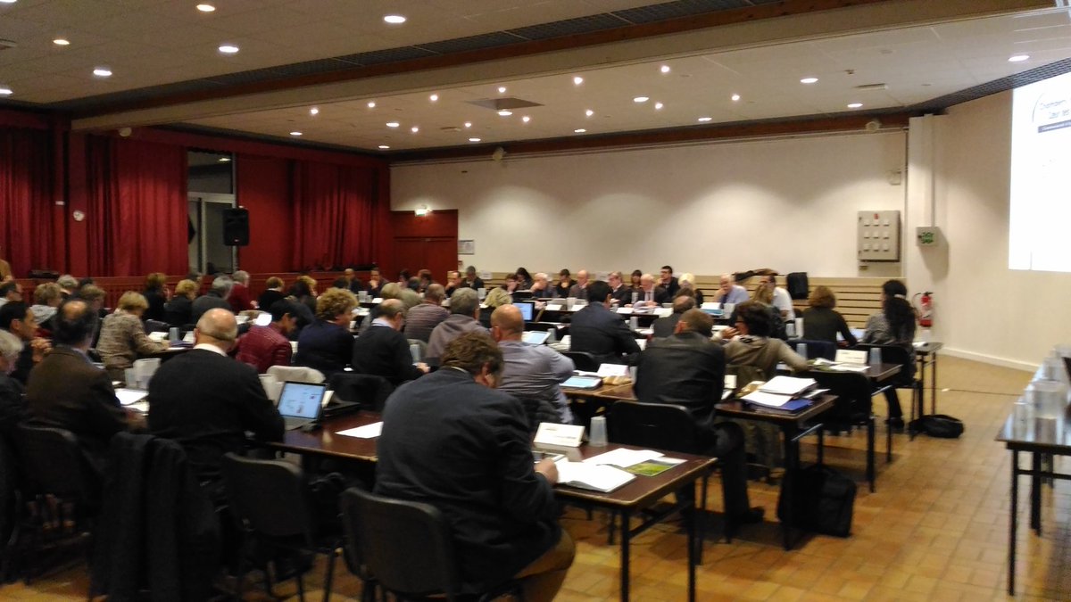 XDullin's tweet photo. Ce soir 3ème #ConseilCo  de @Chamberymetro, à l'ordre du jour le vote des budgets primitifs 2017, la candidature Fond Air de l'ADEME ... https://t.co/Z3UIRysTa7