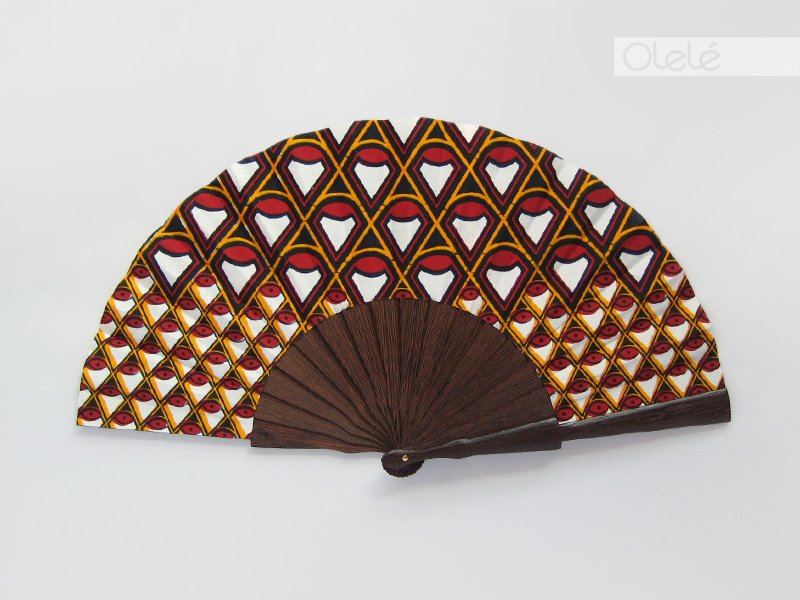 Anka_africa's tweet image. Un coup de vent artistique arrive avec ces #éventails fait main &amp;gt;&amp;gt;&amp;gt; bit.ly/2a2siVC #Chic #African #Style #art