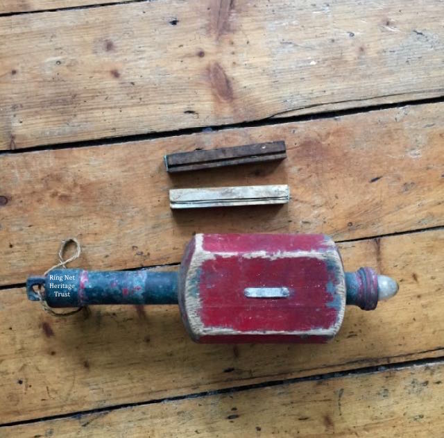 ringnetter's tweet photo. #Castthenet - attached to the end of the ring net - Winkie
https://t.co/WEexyf2m7L
#Ringnet #woodenboat #artefact #Scotland https://t.co/SuCOfHti2D