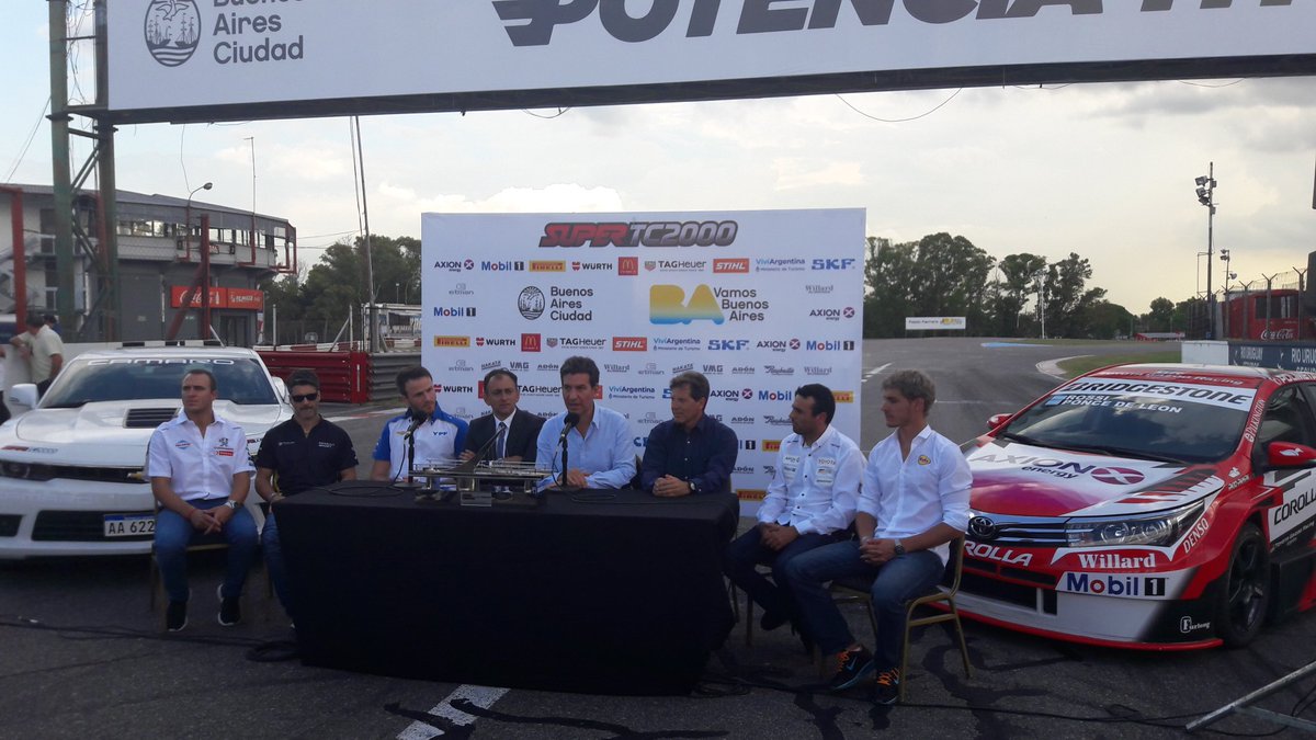 "Creemos que este lugar tiene que tener todo el brillo del automovilismo", @andyfreire en el lanzamiento del #SuperTC2000.