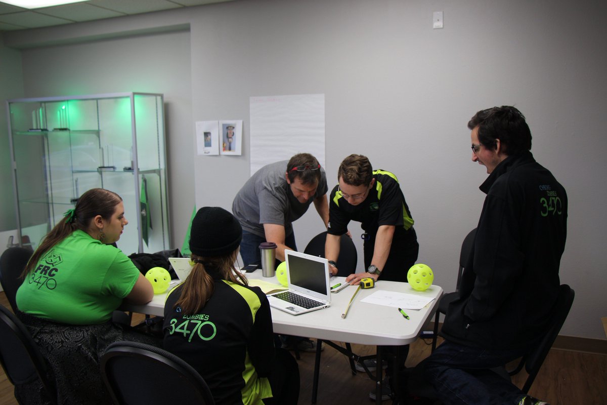 FRC3470's tweet photo. #ThrowbackThursday to kickoff. Watching competitions and looking at these photos reminds me of how far we've come! #frc #firstrobotics https://t.co/rFH0jMvzf3