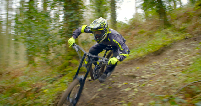 HonchoMedia's tweet photo. New short video with #colinross from #roscolines during a #downhillmountainbike training session https://t.co/IAB22euw1X https://t.co/nEsSbFoN6Z