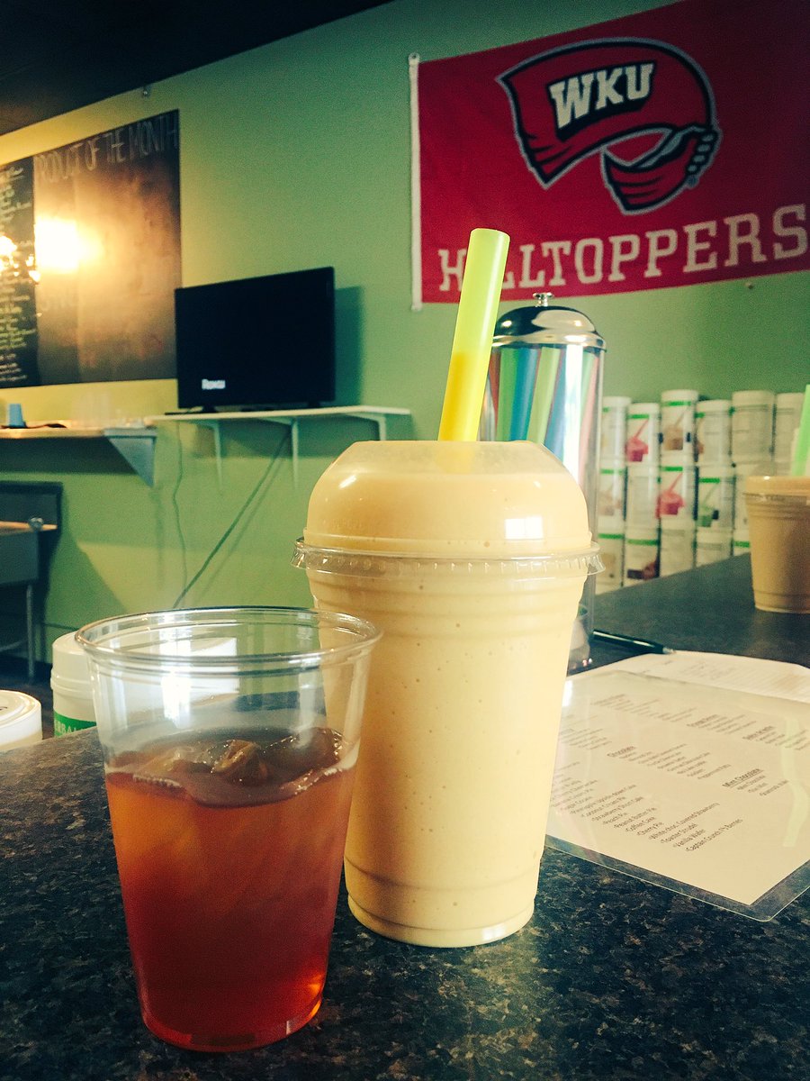 SavvHarris's tweet photo. @TopoftheHillN orange pineapple banana 🍌🍊🍍#fitycentsoff #twitterthursday https://t.co/ziiG7OoXI3