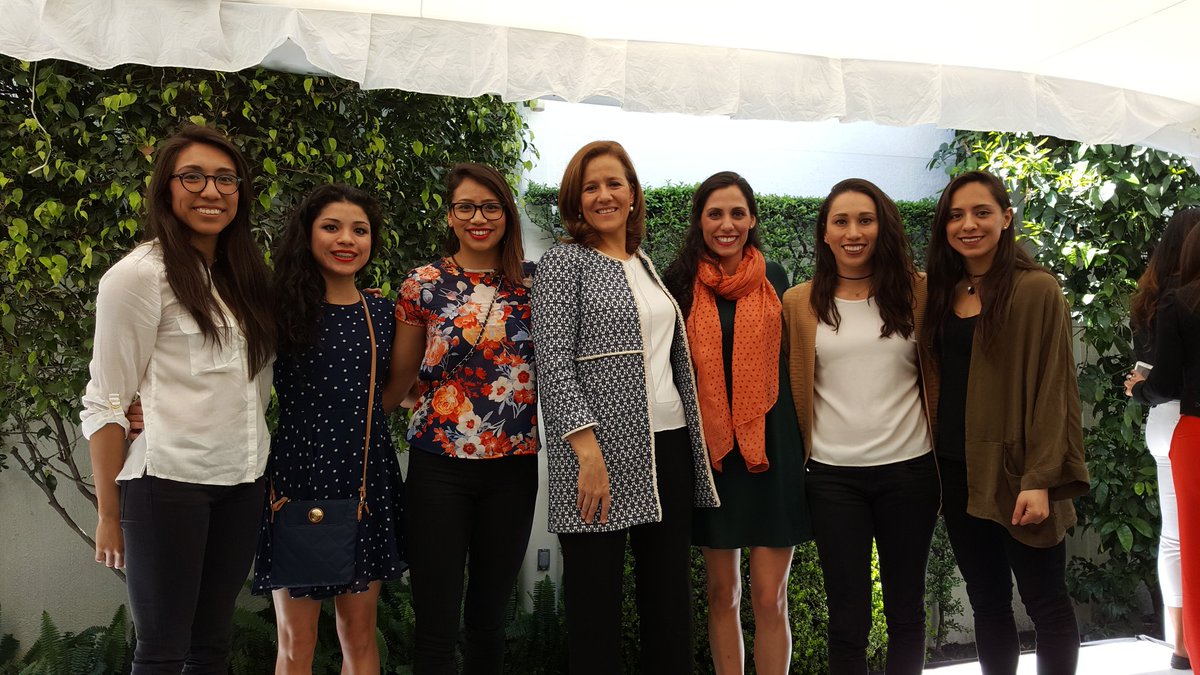 karemachach's tweet photo. Gracias @Mzavalagc  por la invitación a este desayuno y por escuchar todas las propuestas a favor del deporte mexicano 💪 https://t.co/Hk2mAHA3Ut