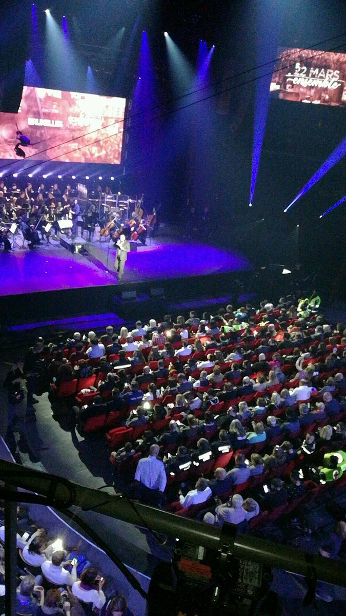 aicha2109's tweet photo. #22marsensemble #Bruxelles #important une soirée inoubliable merci à vous ! ❤ https://t.co/P2lrKGZ5A0