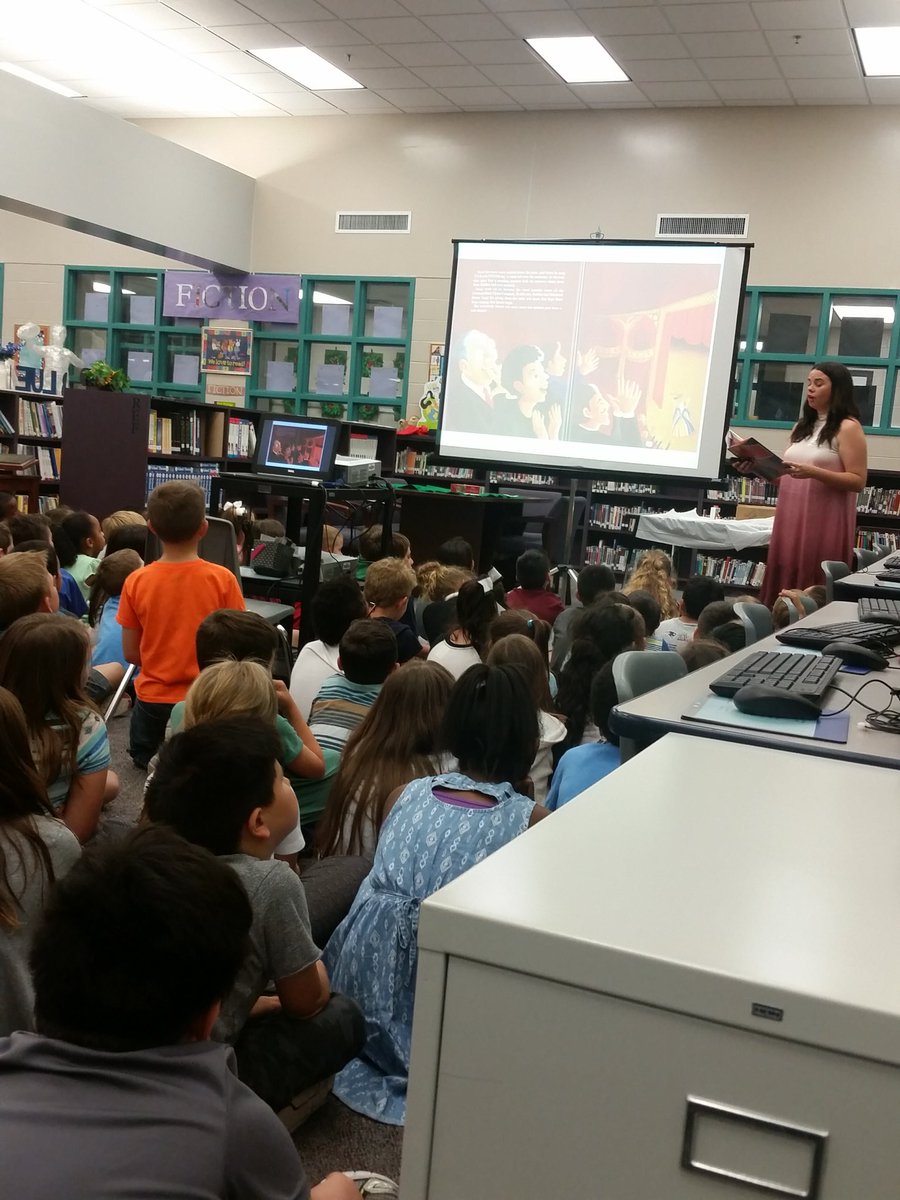 mbe_library's tweet photo. Storybook Opera with K-2 today! Thank you Houston Grand Opera for a wonderful performance. #singabook #mbebears #thehumblelibrarian https://t.co/RFtdHy70jr