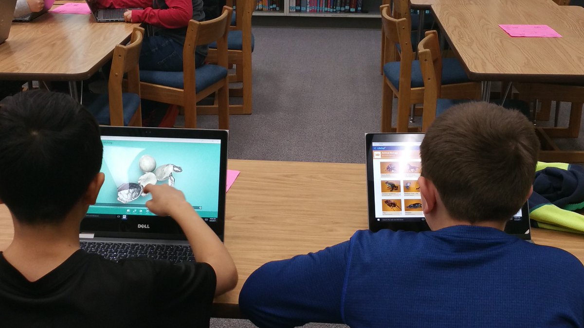 ToddLaVogue's tweet photo. Helped kids navigate @Lifeliqe &amp; watched student movies on African countries/great editing skills! spring break in Bellevue Washington https://t.co/QVPMguLo6x