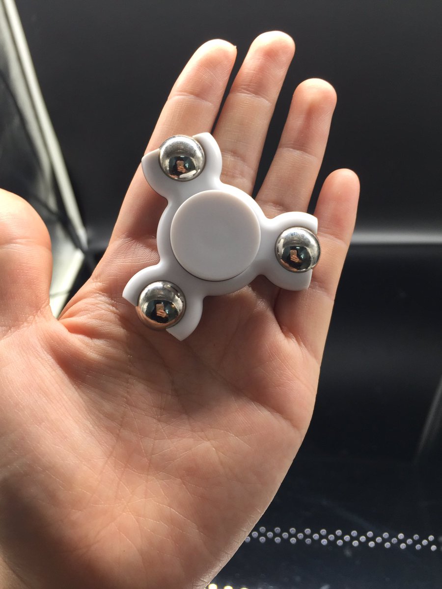 kisonwon's tweet photo. Finally, 1st batch comes out! Pencil mini hand spinner!#spinner #spinning #handspinner #fidgetspinners #trispinner #FidgetCube #fidget https://t.co/NVAKYLYGWi