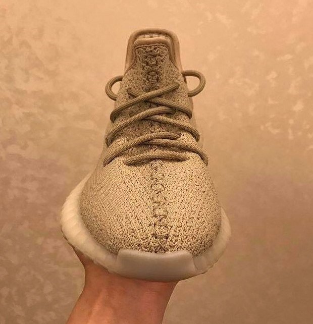 SneakerNews's tweet photo. Thoughts on the Yeezy Boost 350 v2 "Earth"? (via @theyeezymafia) https://t.co/2QI0H4vsbP https://t.co/J1pMyJ76Mi