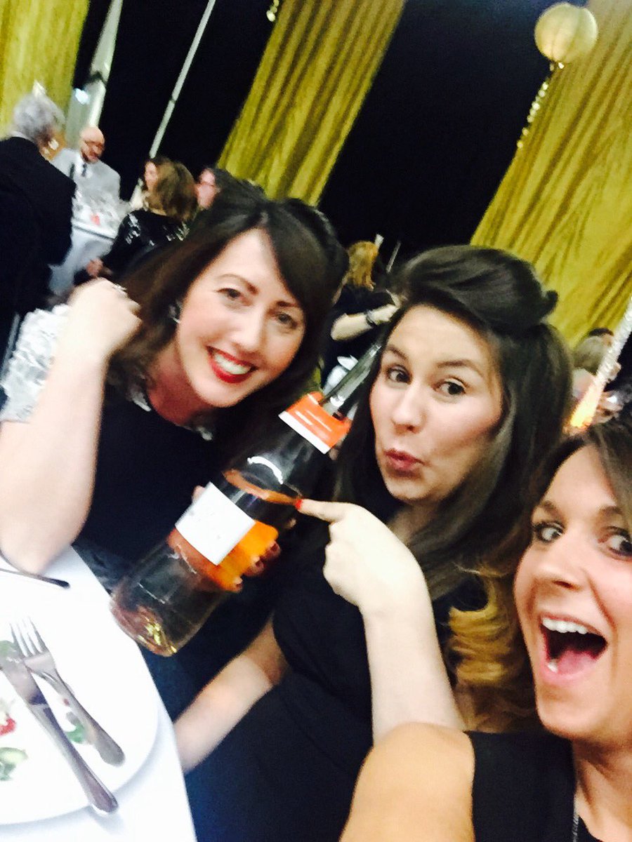 SarahJonesUK's tweet photo. Fab night at #WalesHRAwards. Thanks to @Seer_Green for the gorgeous @Glacon_Minuty https://t.co/yXxLuMrij4