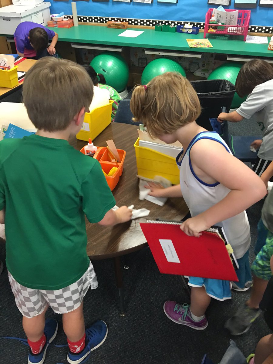 MrsCrumpsKinders tweet media