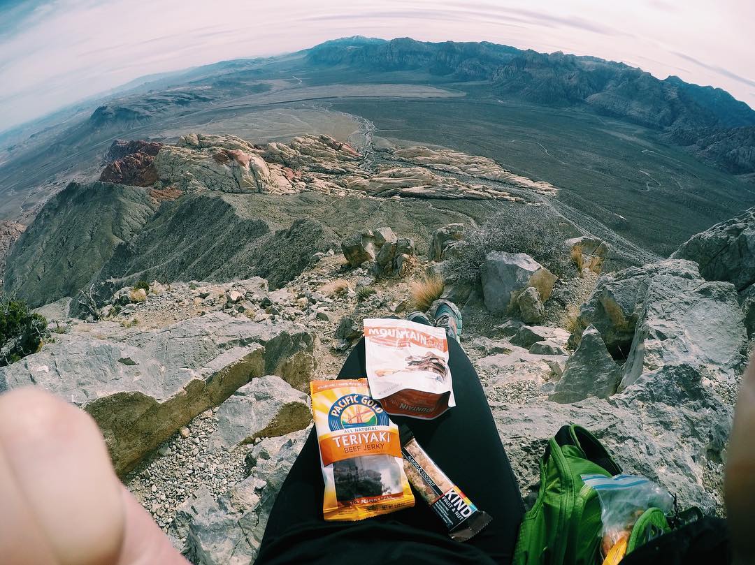 MountainThins's tweet photo. Treats at the top of #TurtleheadPeak. IG user ariannaroq knows exactly how to #CarpeDiem! What #adventures will you embark on this weekend? https://t.co/De6OHaqzaZ