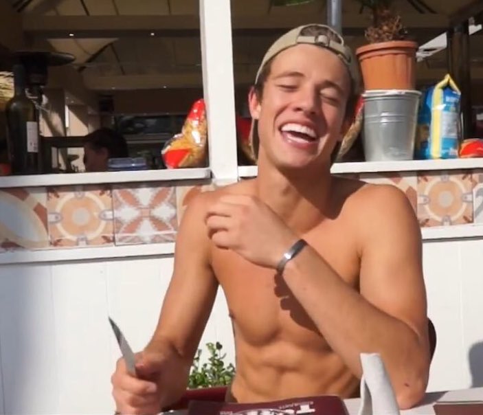 liaftcam's tweet photo. so precious I'm in tears actual tears https://t.co/J8wtPdZyZz