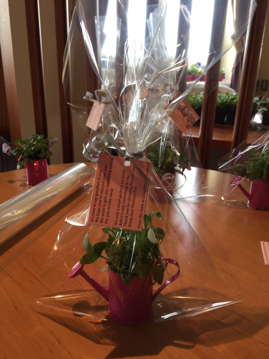 KarenaMorris3's tweet photo. All ready for Mother's Day at Gloucester Barnwood #pushfor60 @katesharpe69 @SDEBDD @LauraEvans81 https://t.co/BcV1rOXbXL