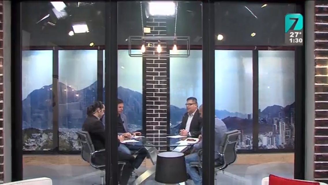 #ADNVallenatazo
@adnazteca como siempre viéndolos hablando de buen futbol @kikegarciaadn