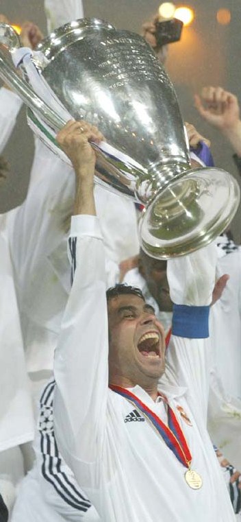 #EfemerideRMCF 1968
Nace en Velez-Malaga, Fernando Hierro. Defensa madridista entre 1989-2003 y capitan madridista en la 8ª y 9ª.