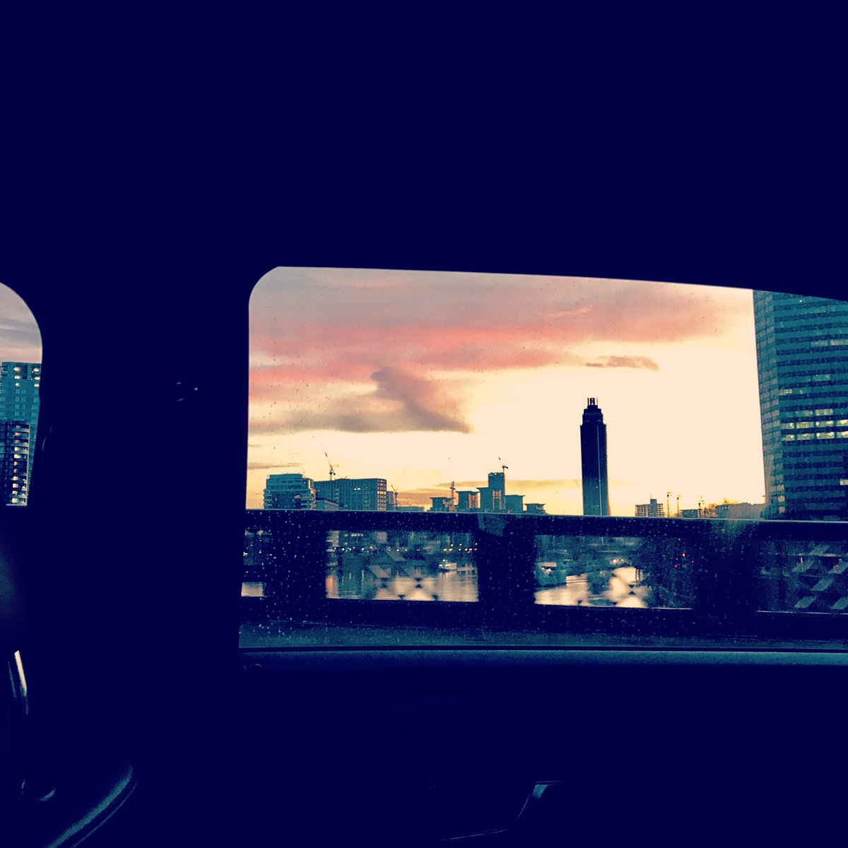 ikomusic's tweet photo. ❤love you London Town https://t.co/wLGVC2j4Qp
