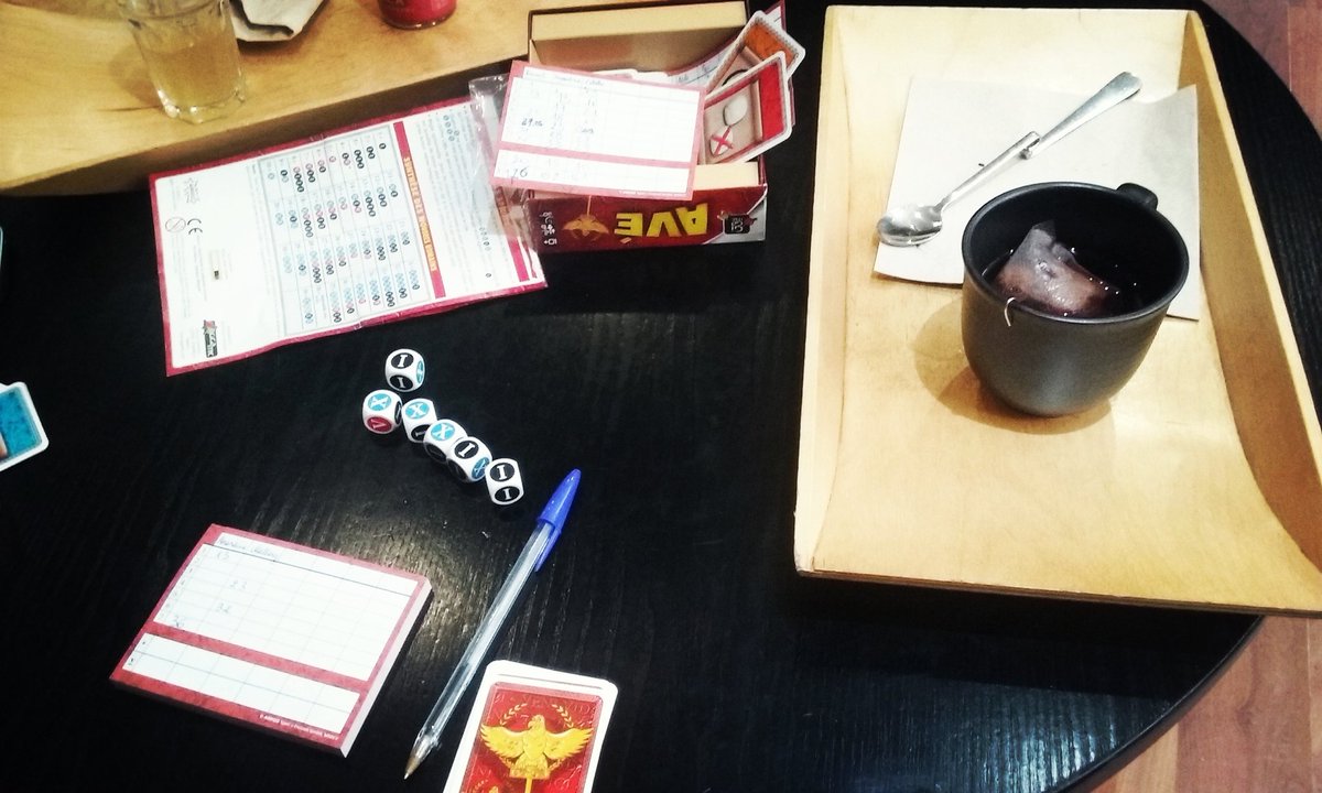 JeuxnCo's tweet photo. #TeaTime #game #j2s @Gigamic #enjoyingtheafternoon https://t.co/sWOWqfLoYf