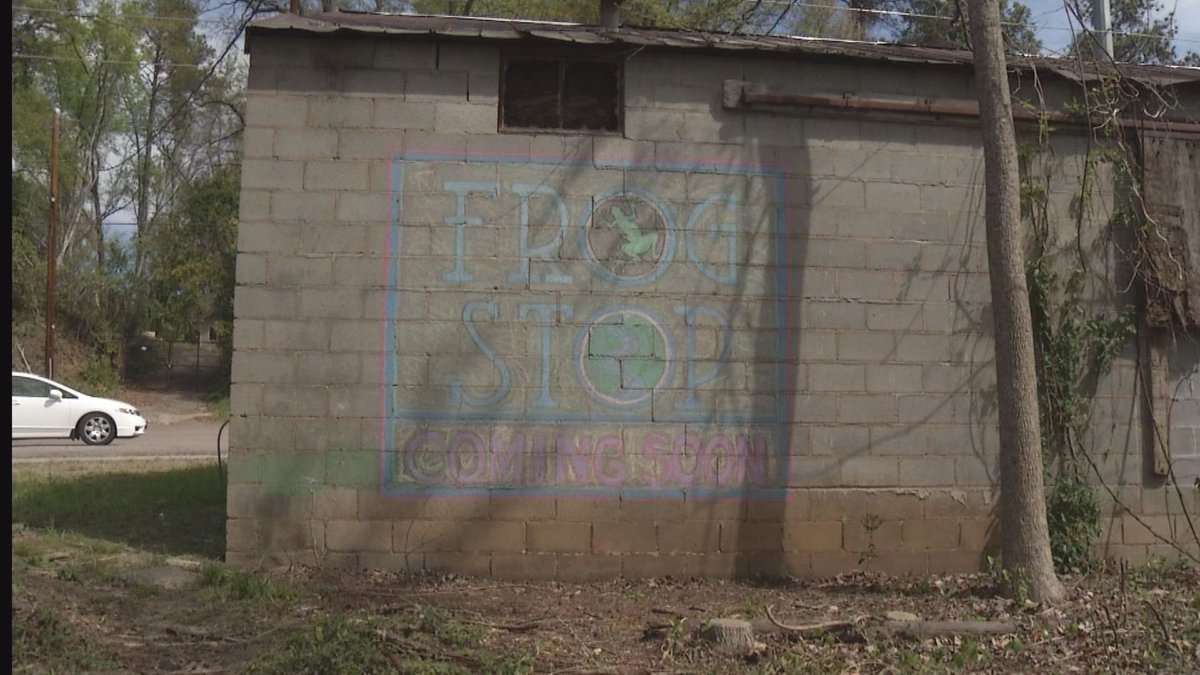 WJBF's tweet photo. Who is ready for bathrooms along the #Greeneway? Find out how a group is hoping to turn an eyesore into a rest stop. https://t.co/HWSODpGahQ https://t.co/aOegUFH1Be