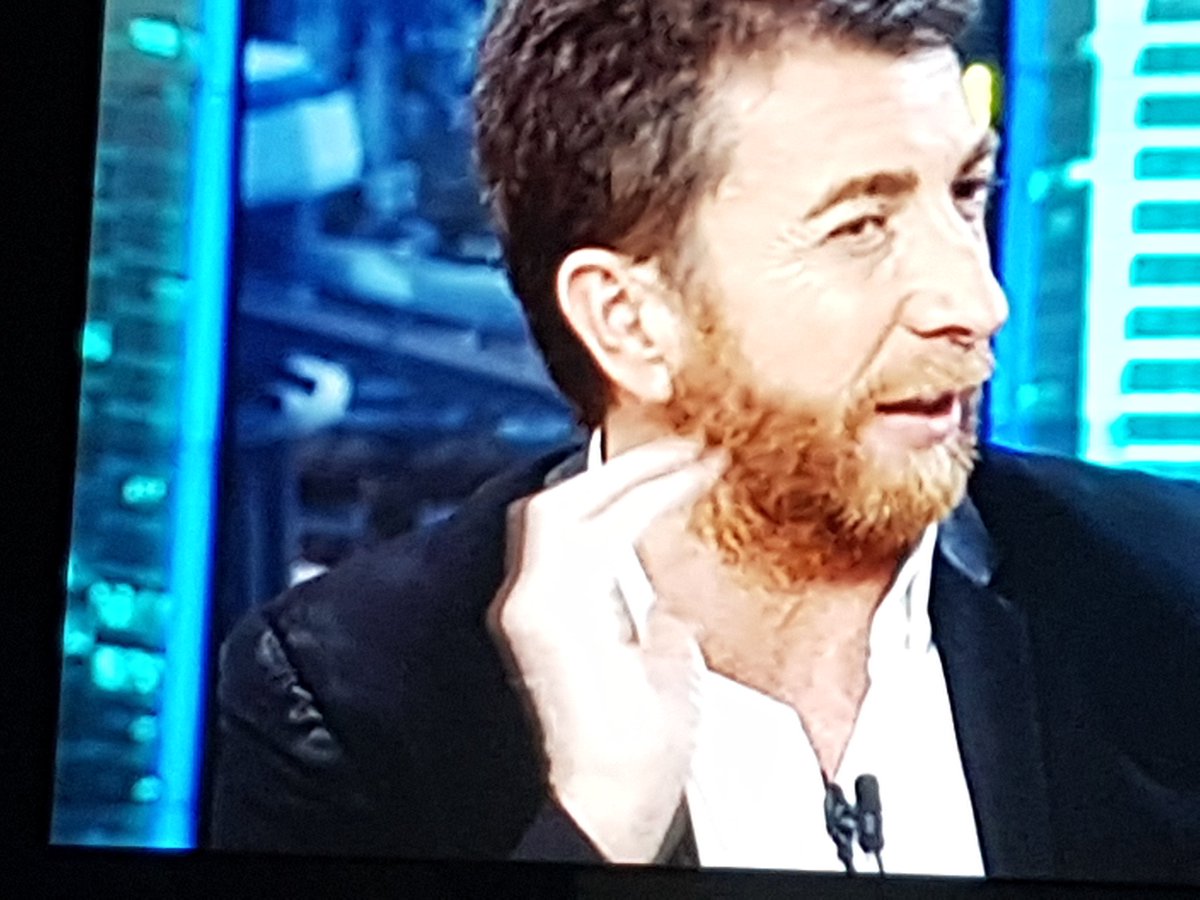 juanma_triana's tweet photo. #ElBarEH  Pablo....que le pasa a tu chaqueta???...cambiatela...mala imagen!!! https://t.co/ocgUvatEOp